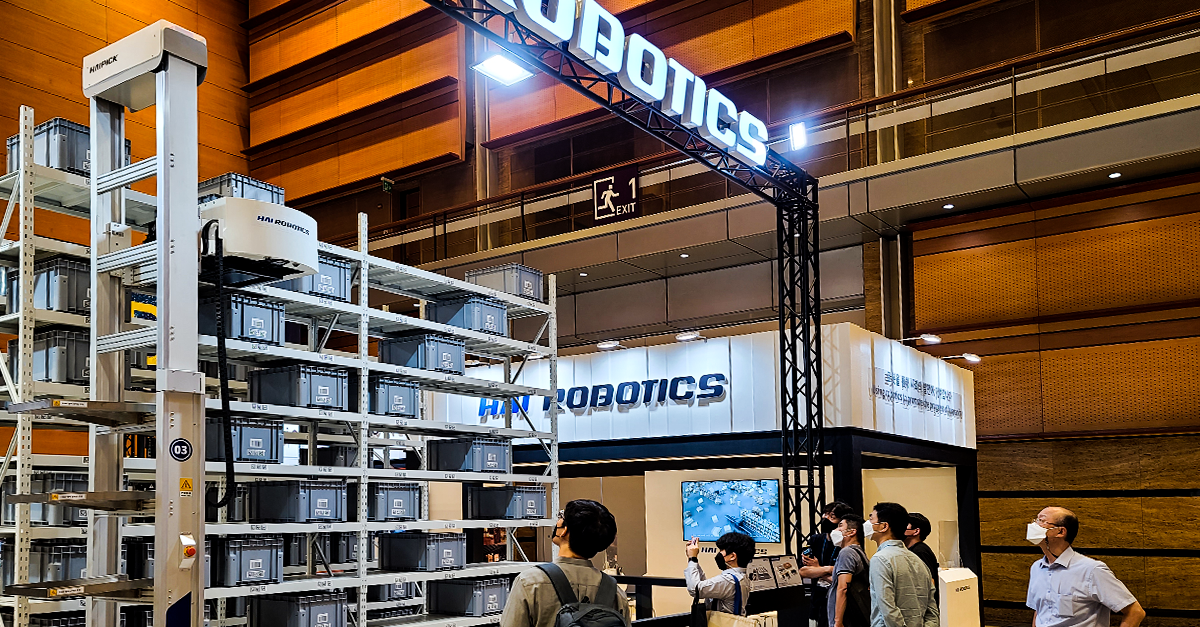 HAI ROBOTICS showcased the HAIPICK A42 autonomous case-handling robot at the Smart Factory+ Automation World 2021 in Seoul, South Korea..png.png